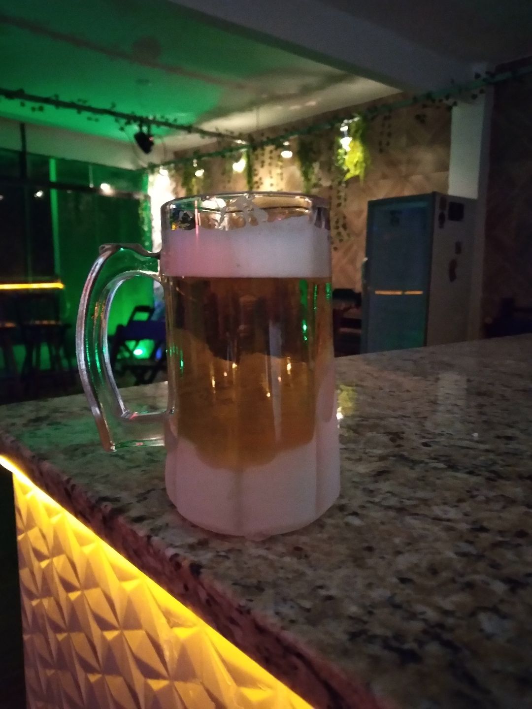 Bar iluminado